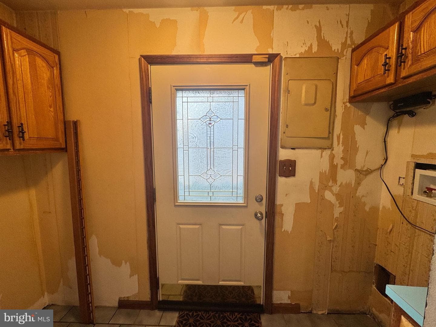 581 Rosemar Drive photo 7