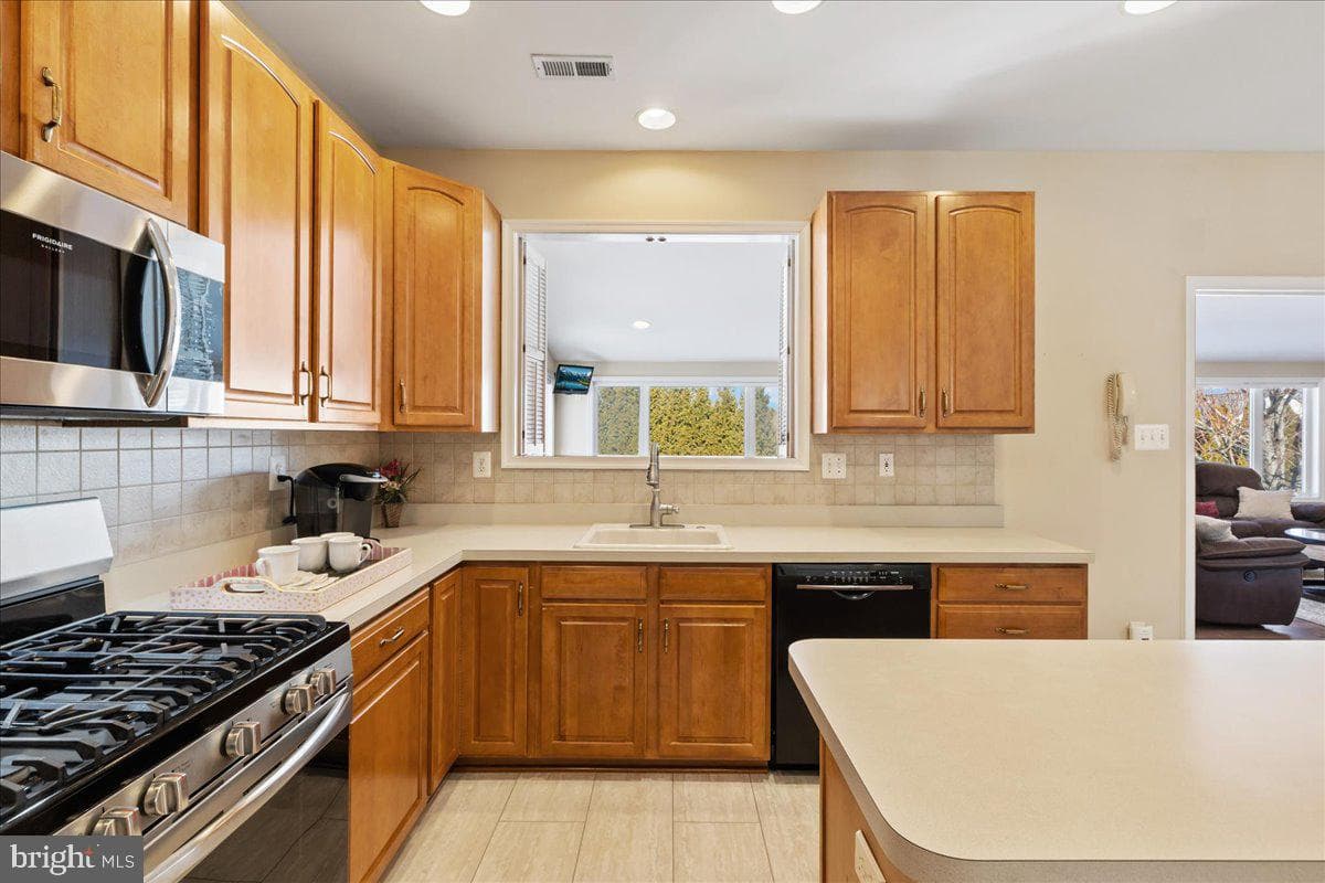 131 Nottingham Drive photo 17