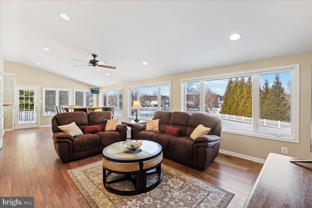 131 Nottingham Drive photo 22