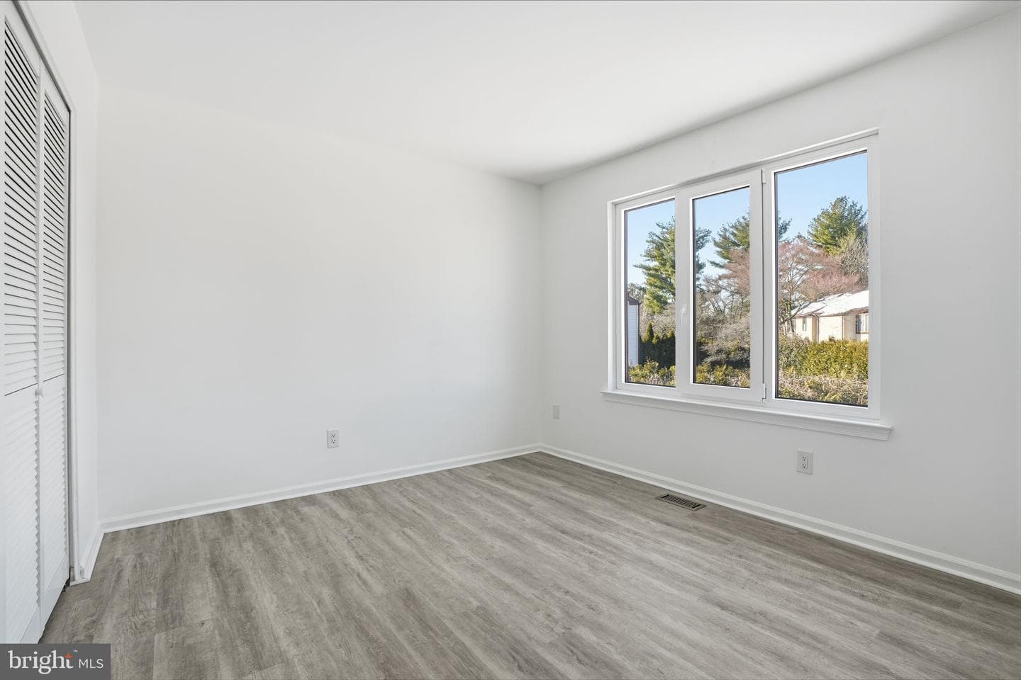 710 Trowbridge Drive photo 17