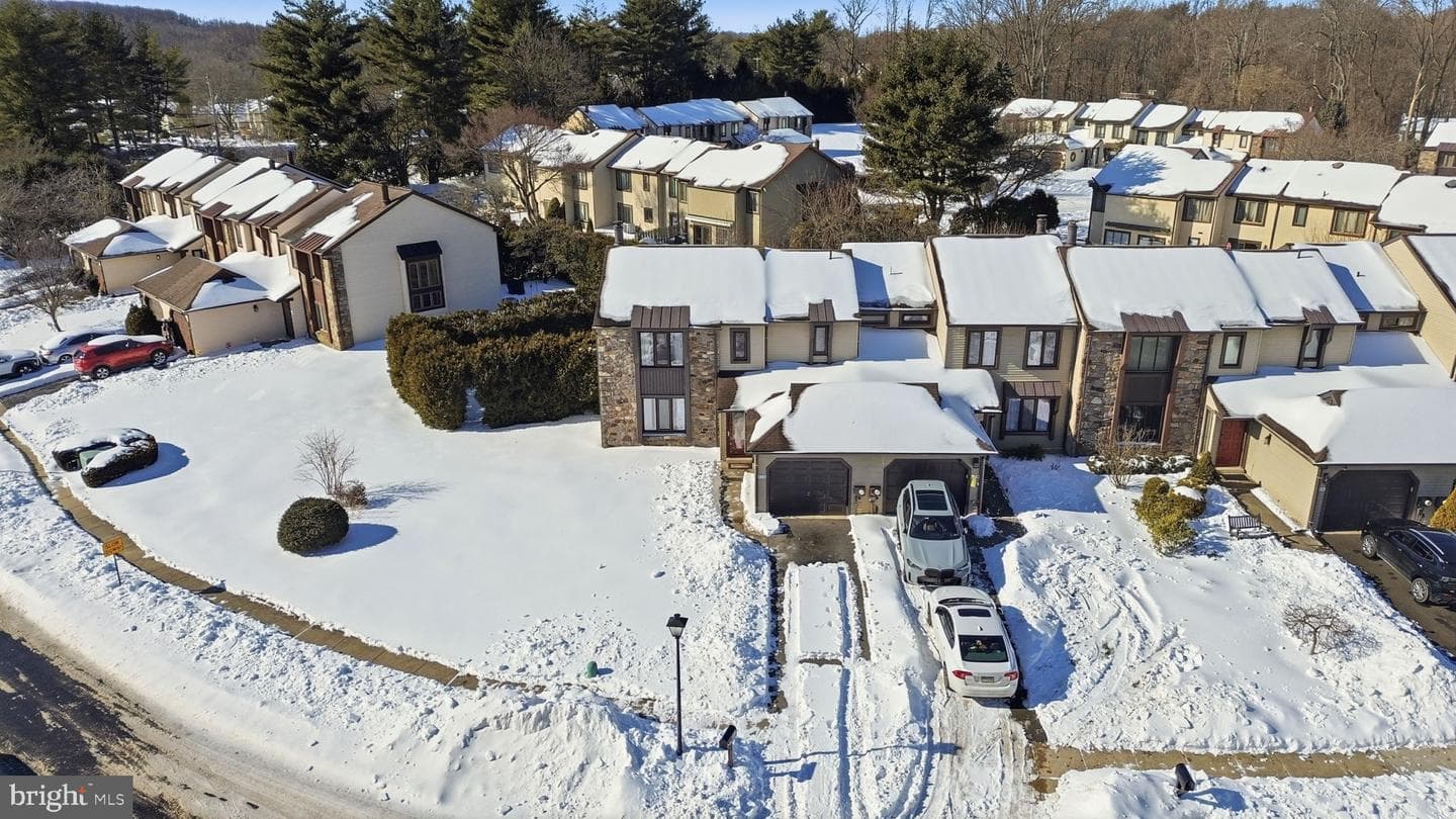 710 Trowbridge Drive photo 28