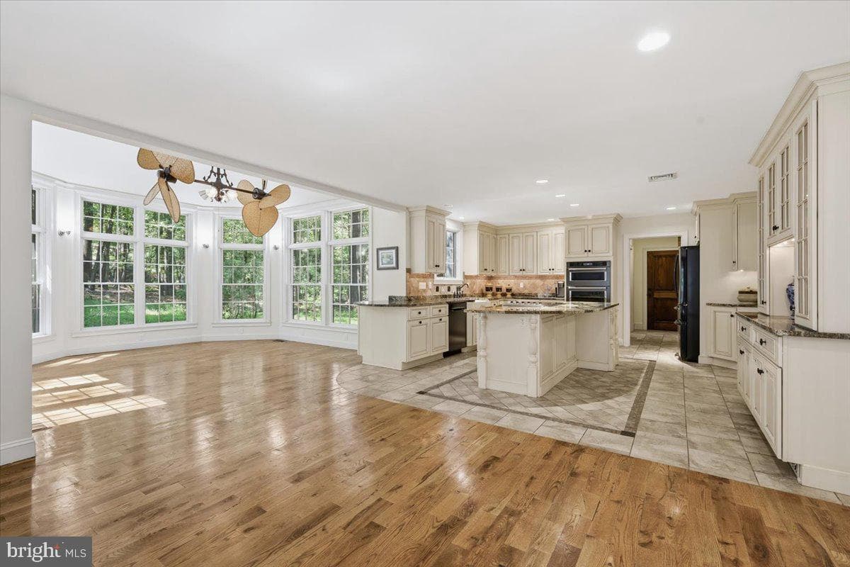 7044 Ely Road photo 10
