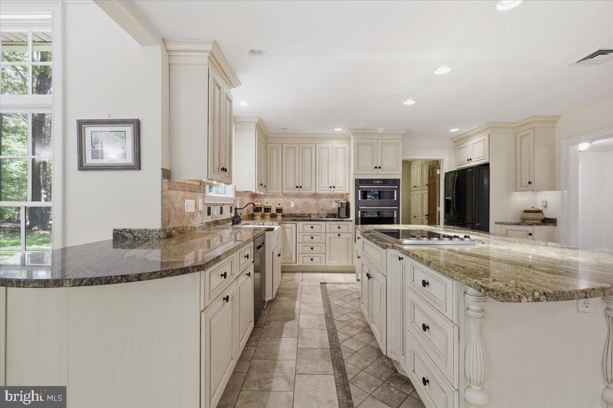 7044 Ely Road photo 12