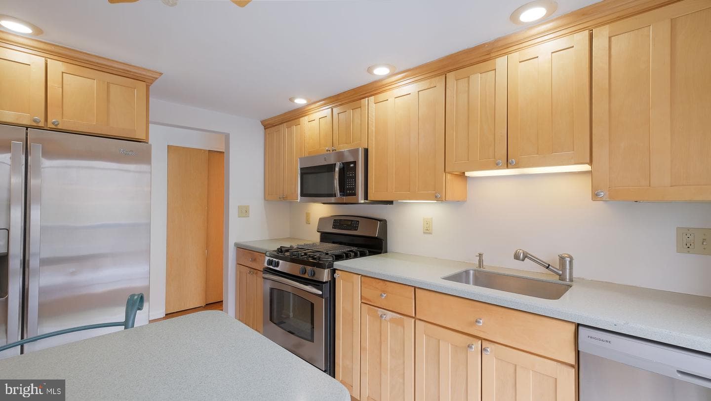 791 Griffiths Road photo 14