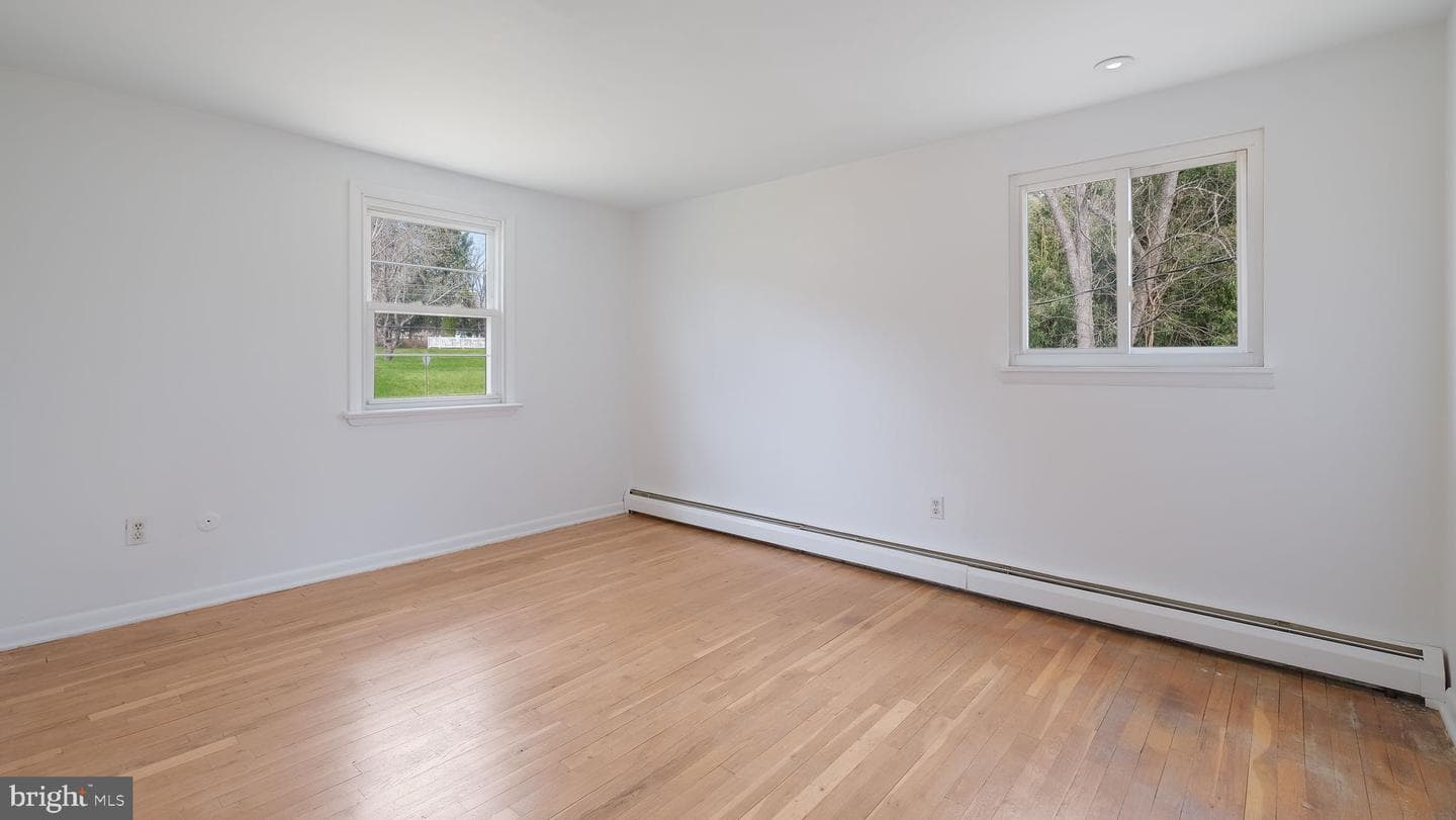 791 Griffiths Road photo 17