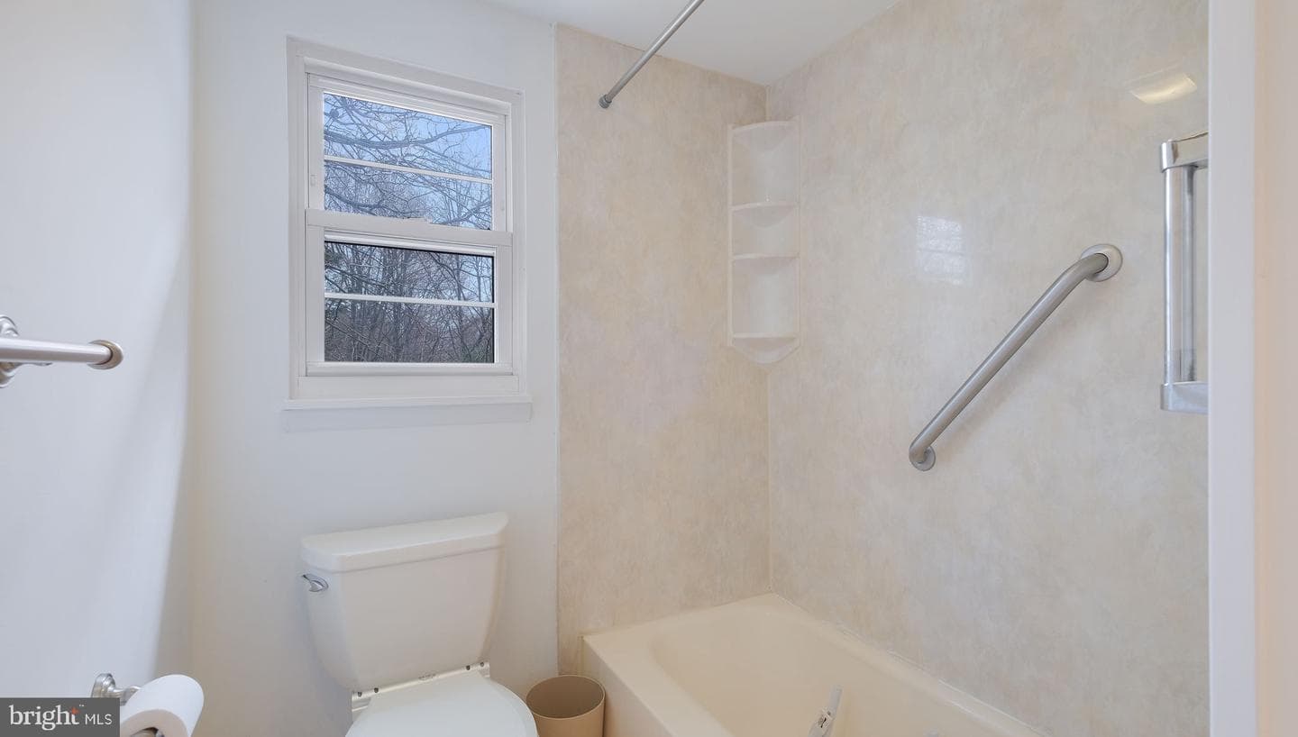 791 Griffiths Road photo 18