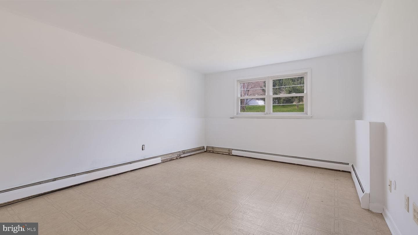 791 Griffiths Road photo 21