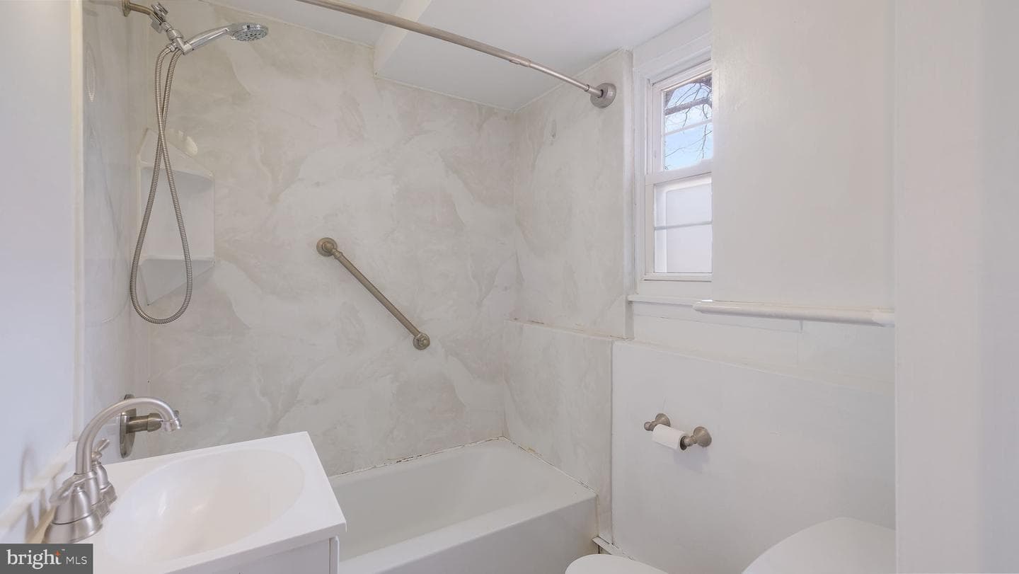 791 Griffiths Road photo 23