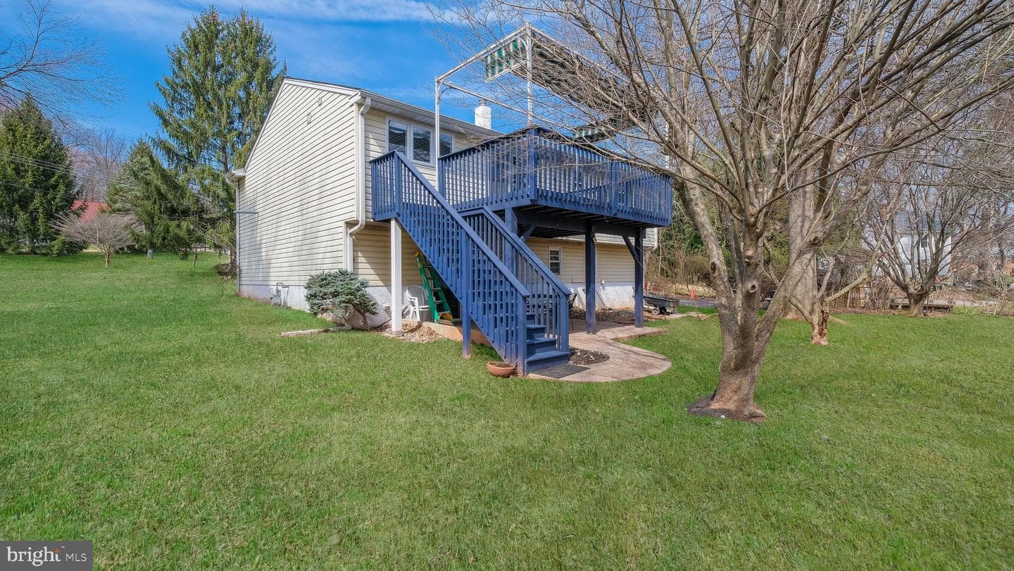 791 Griffiths Road photo 27