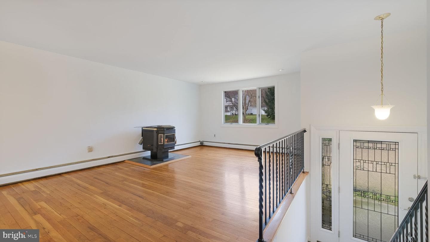 791 Griffiths Road photo 6
