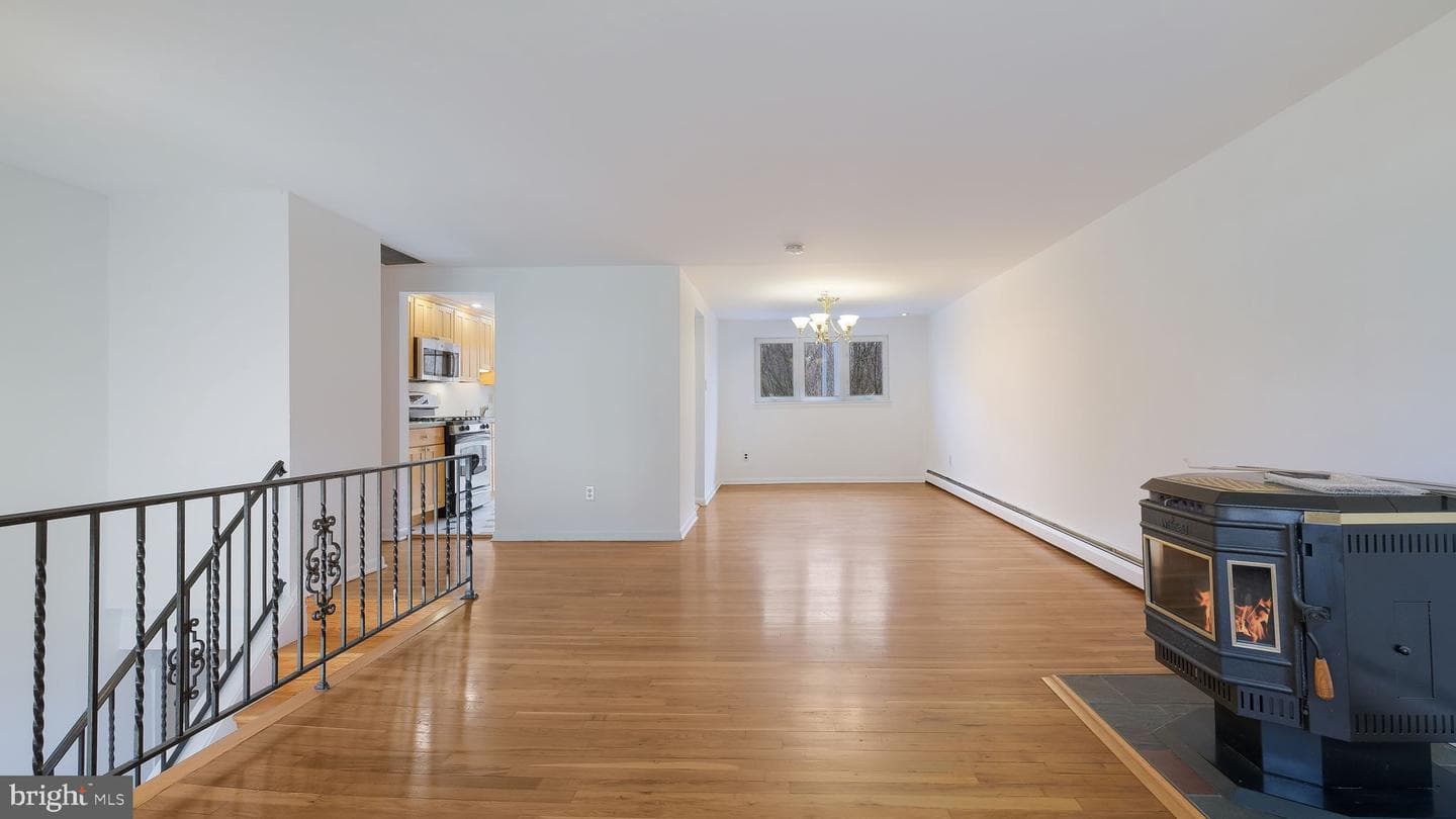791 Griffiths Road photo 9