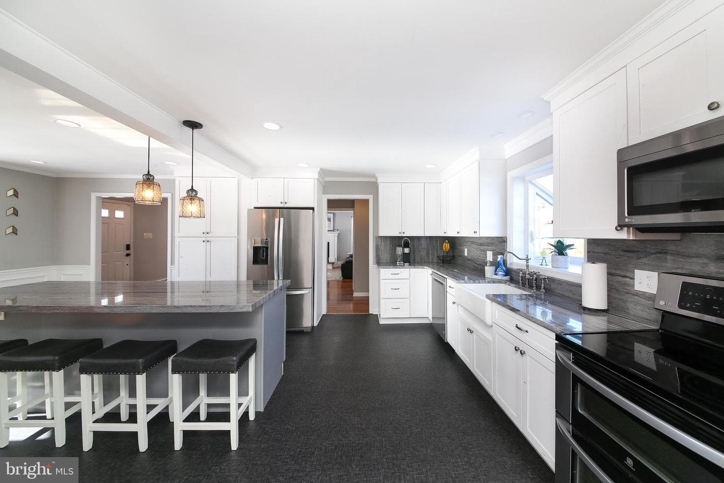 543 Green Valley Road photo 8