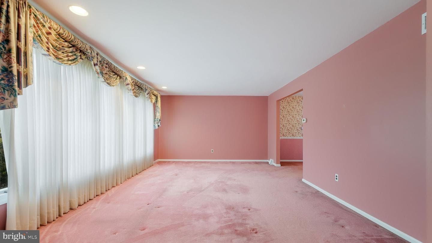 64 Springwood Drive photo 7