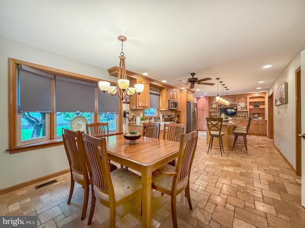 336 Fox Hollow Drive photo 14