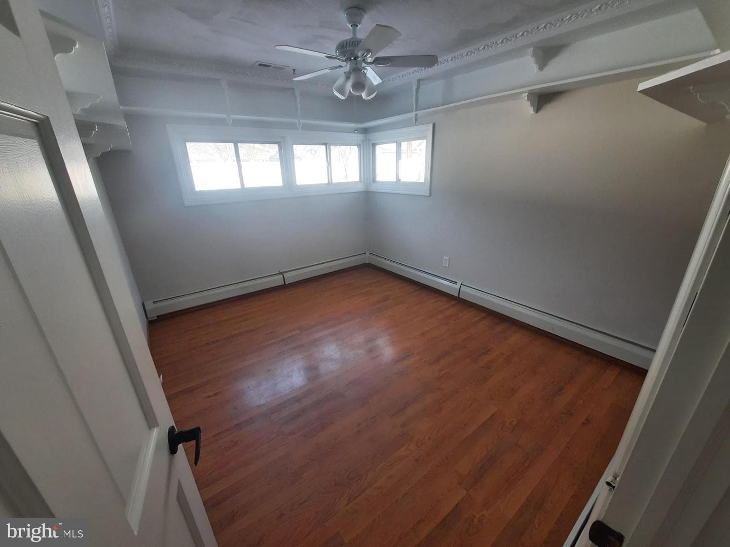 33 Laurel Lane photo 10