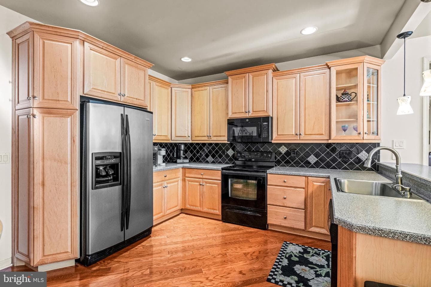 64 Villa Drive photo 13