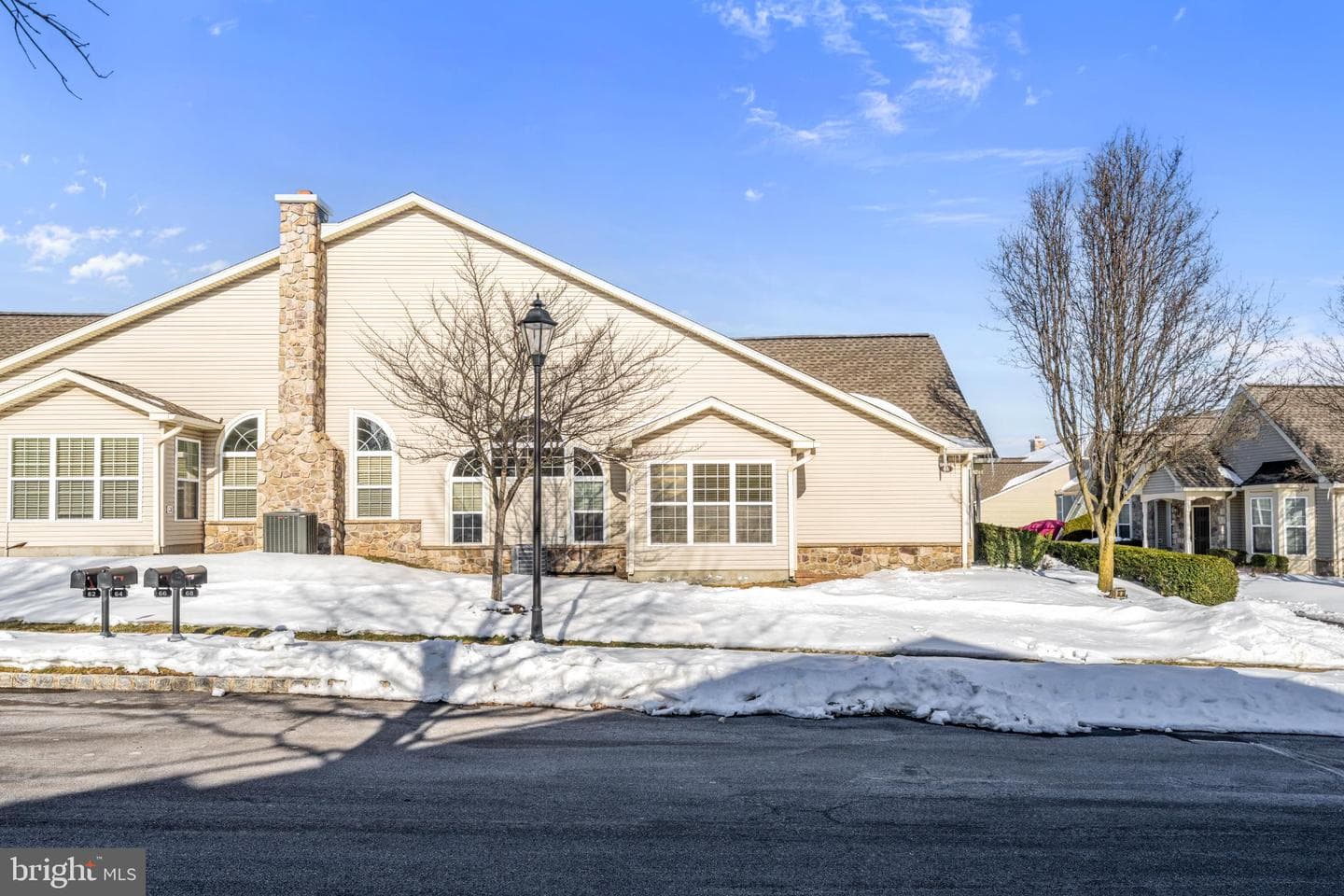 64 Villa Drive photo 25