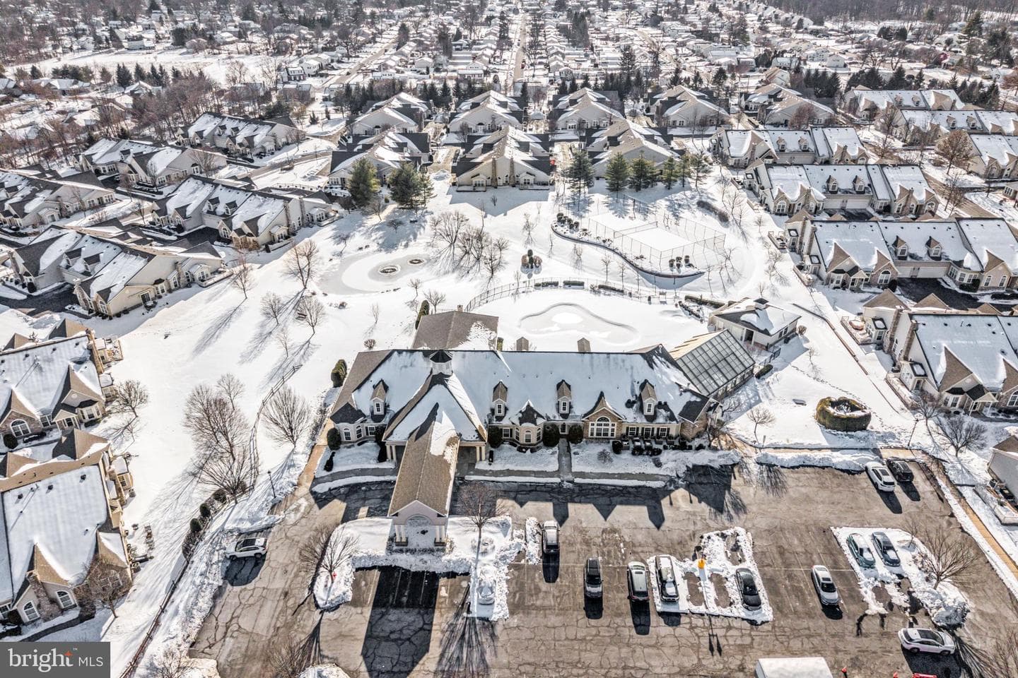 64 Villa Drive photo 32