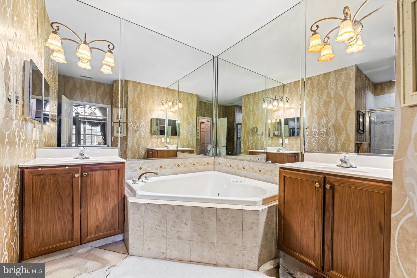 64 Villa Drive photo 9