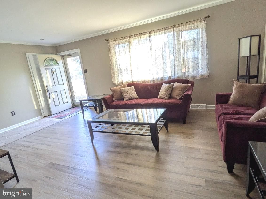 786 Boxwood Drive photo 3