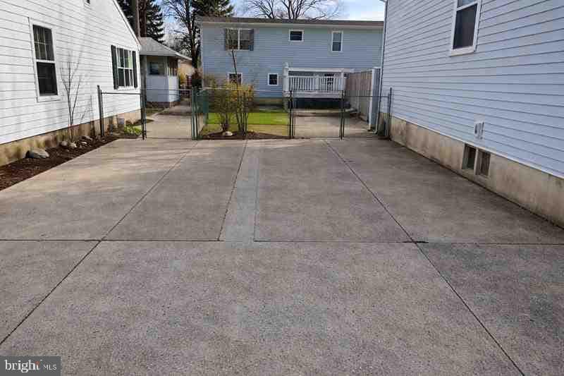 11 Carolina Avenue photo 11