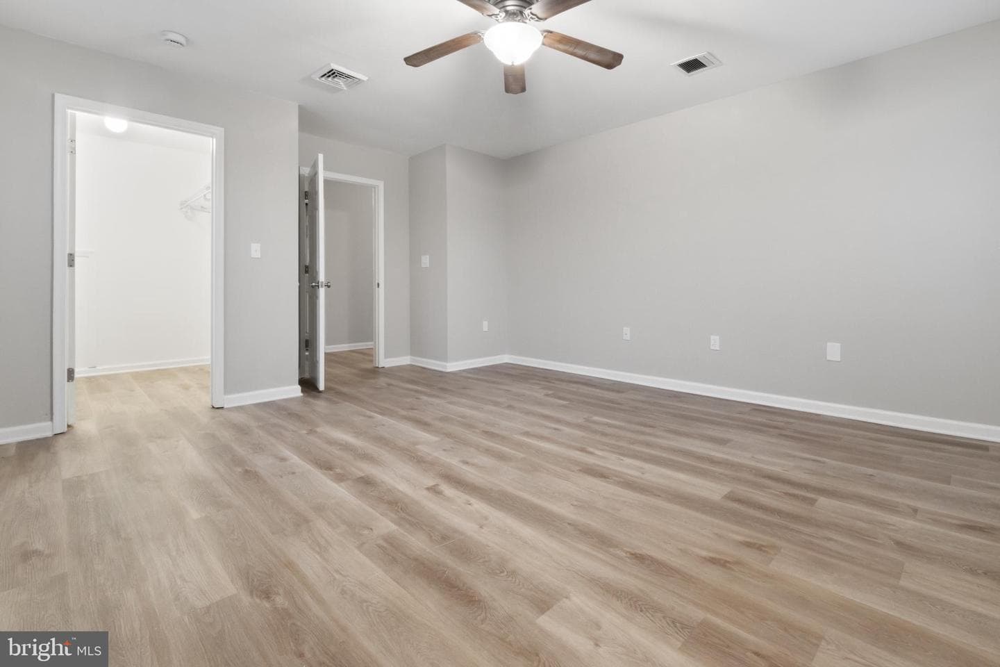 11 Carolina Avenue photo 32