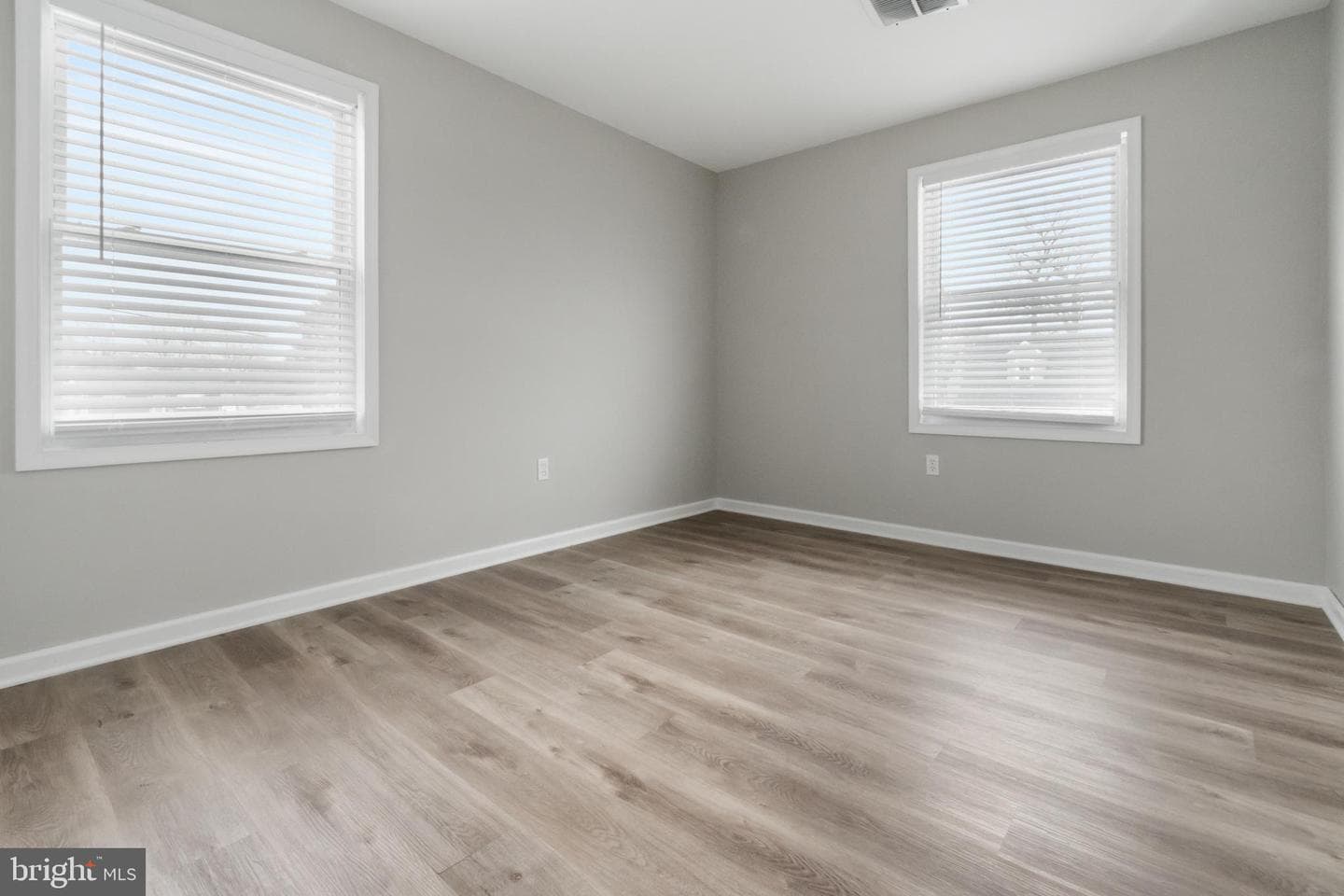 11 Carolina Avenue photo 38