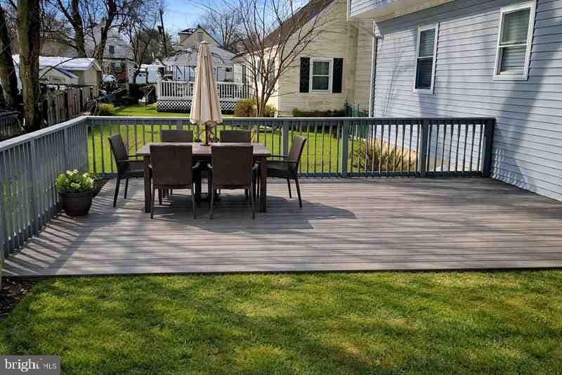11 Carolina Avenue photo 8