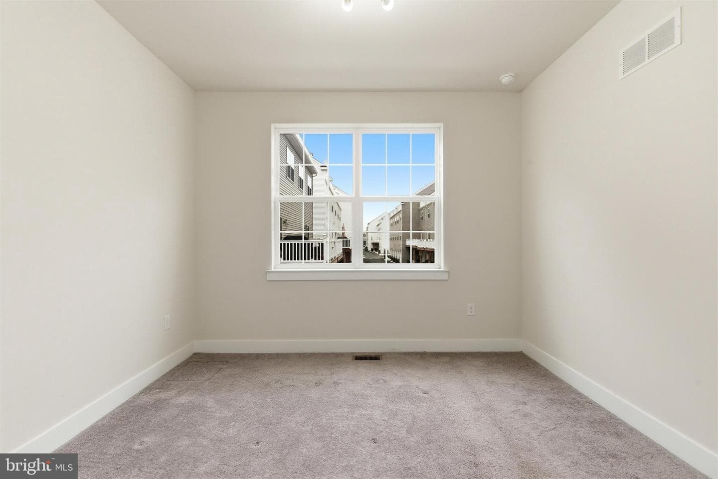 204a Dock Street photo 11