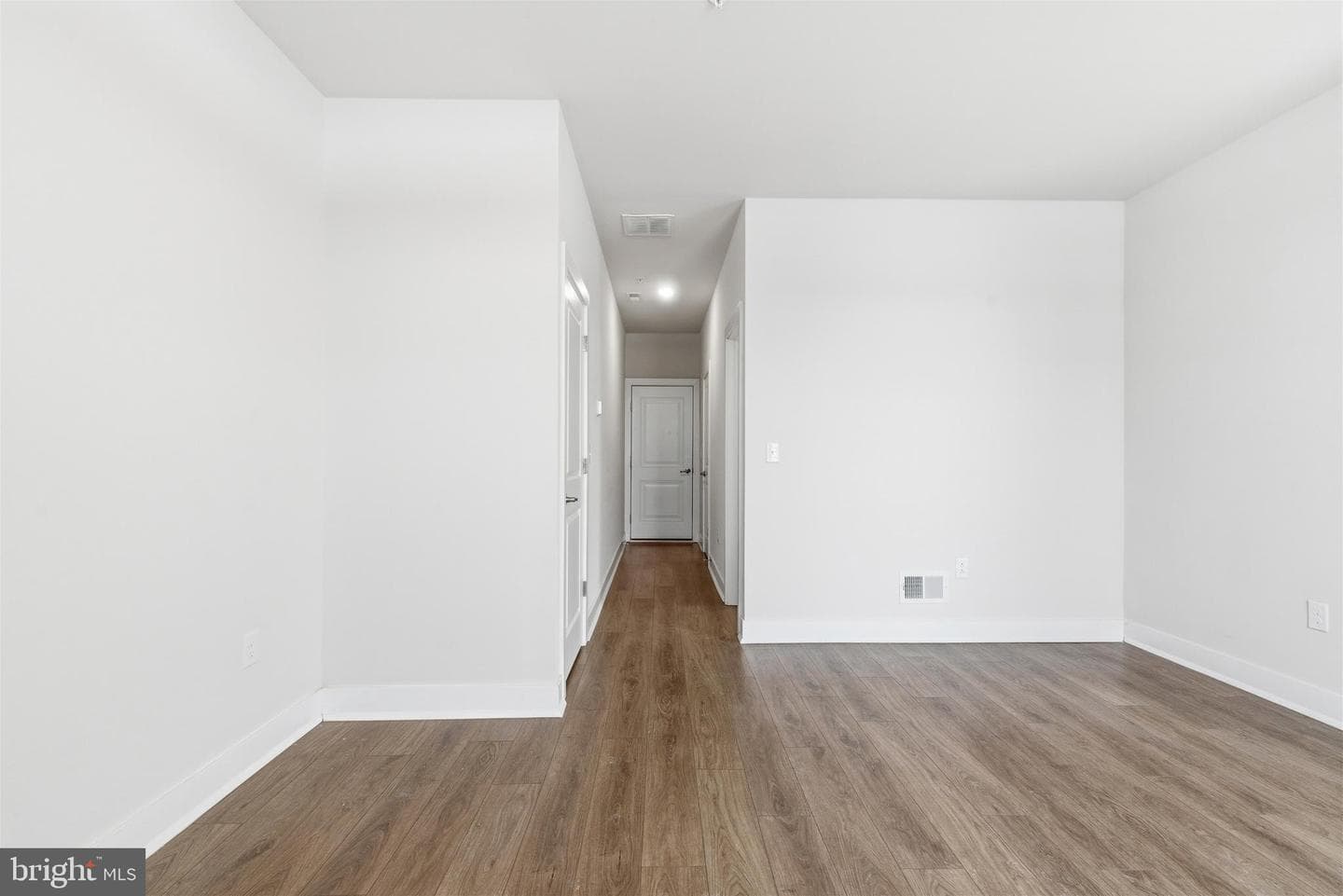 204a Dock Street photo 18