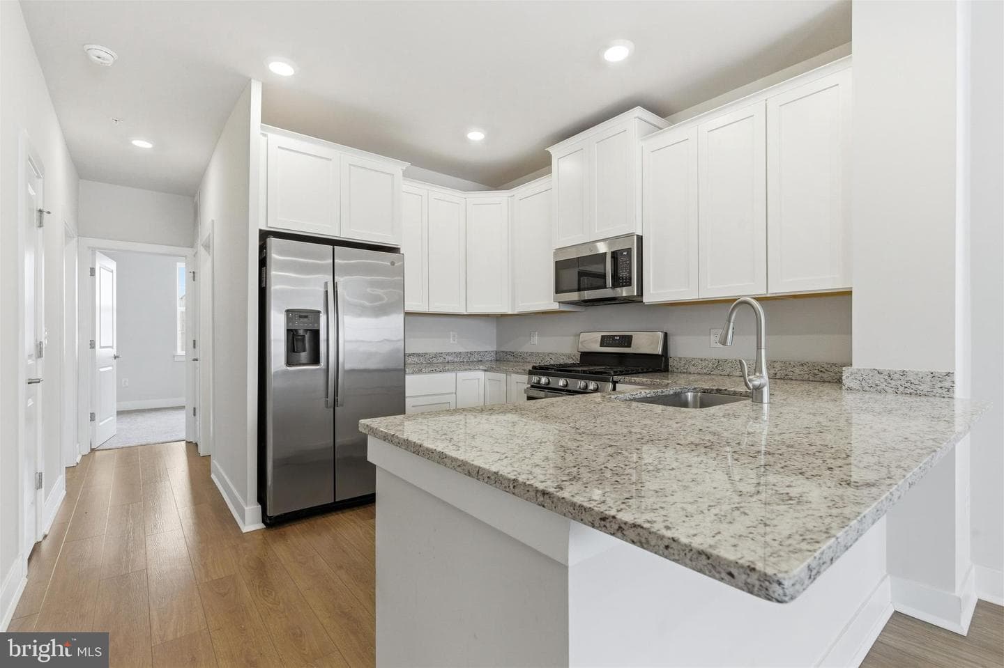 204a Dock Street photo 7