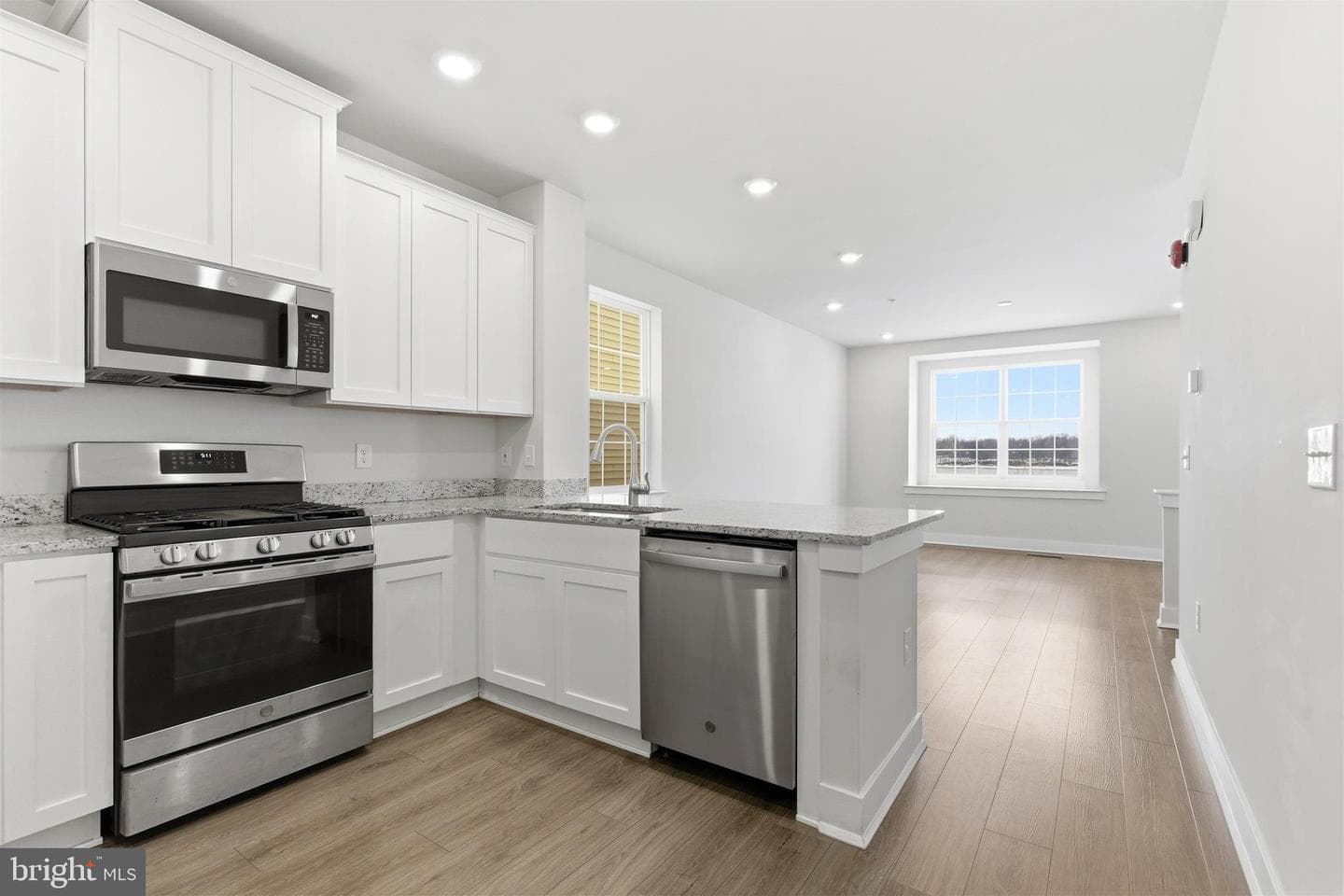204a Dock Street photo 8