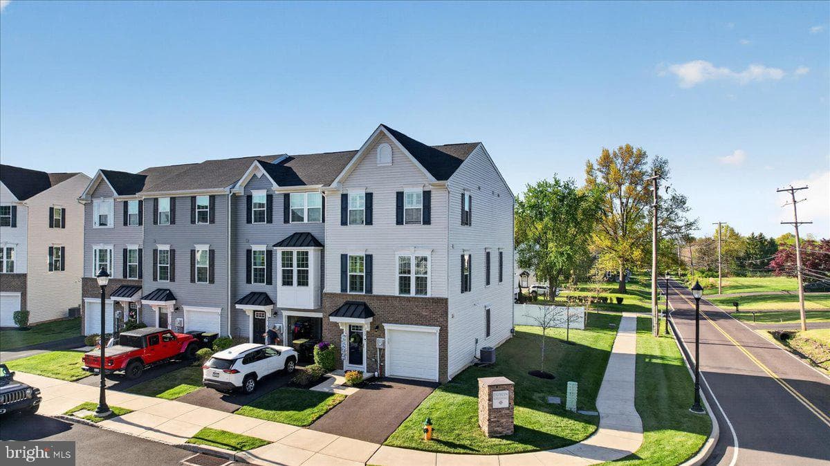 172 Station Drive photo 2