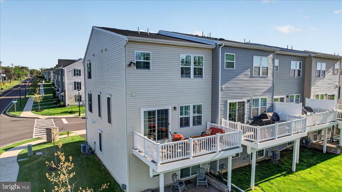 172 Station Drive photo 3
