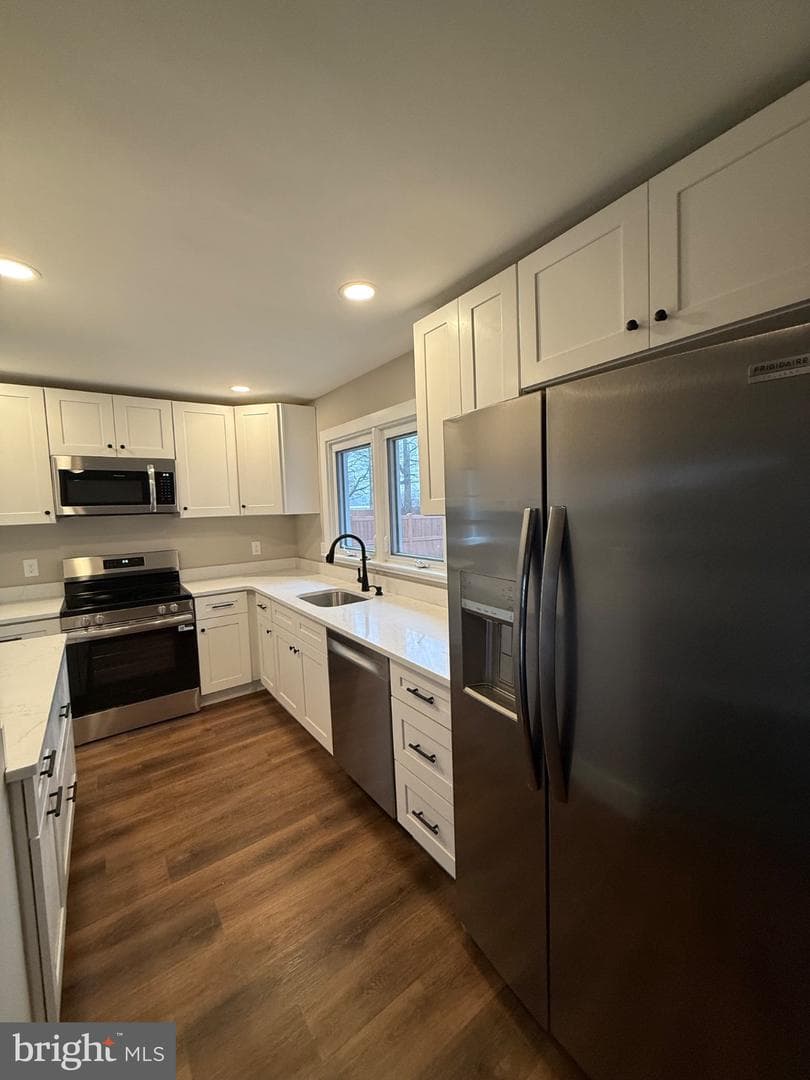 1420 S Pleasant Drive photo 2