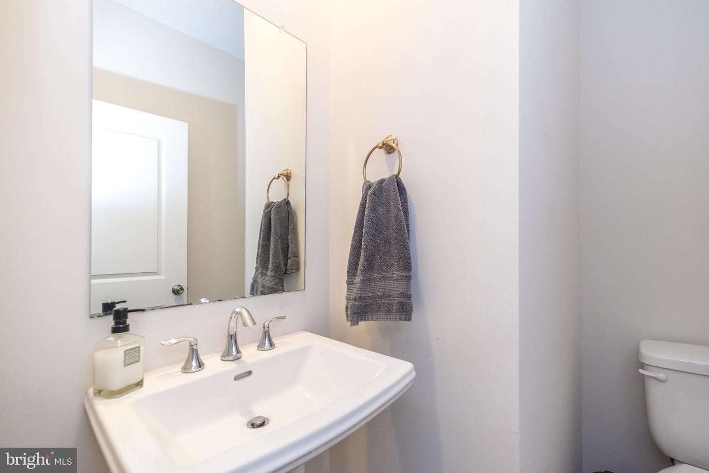 1033 Mariwill Drive photo 33