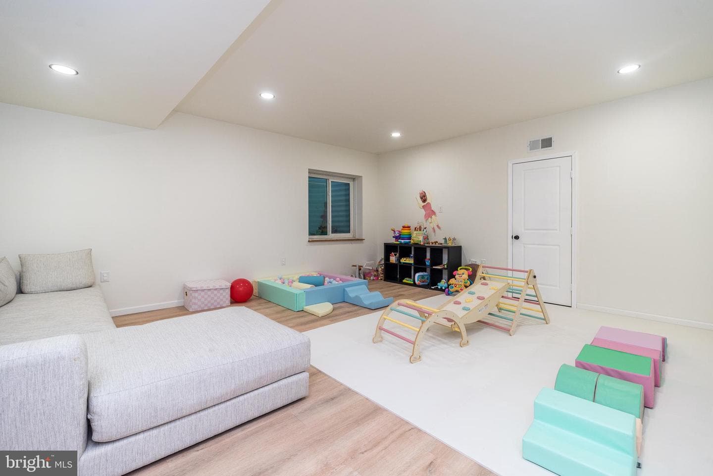 1033 Mariwill Drive photo 41
