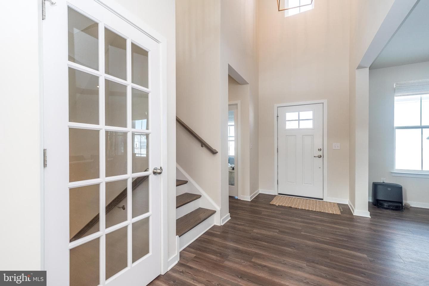 1033 Mariwill Drive photo 9