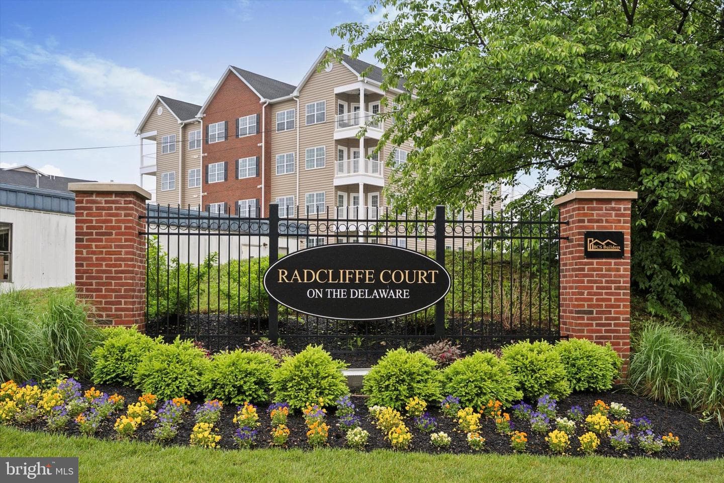 16323 River View Court, Bristol