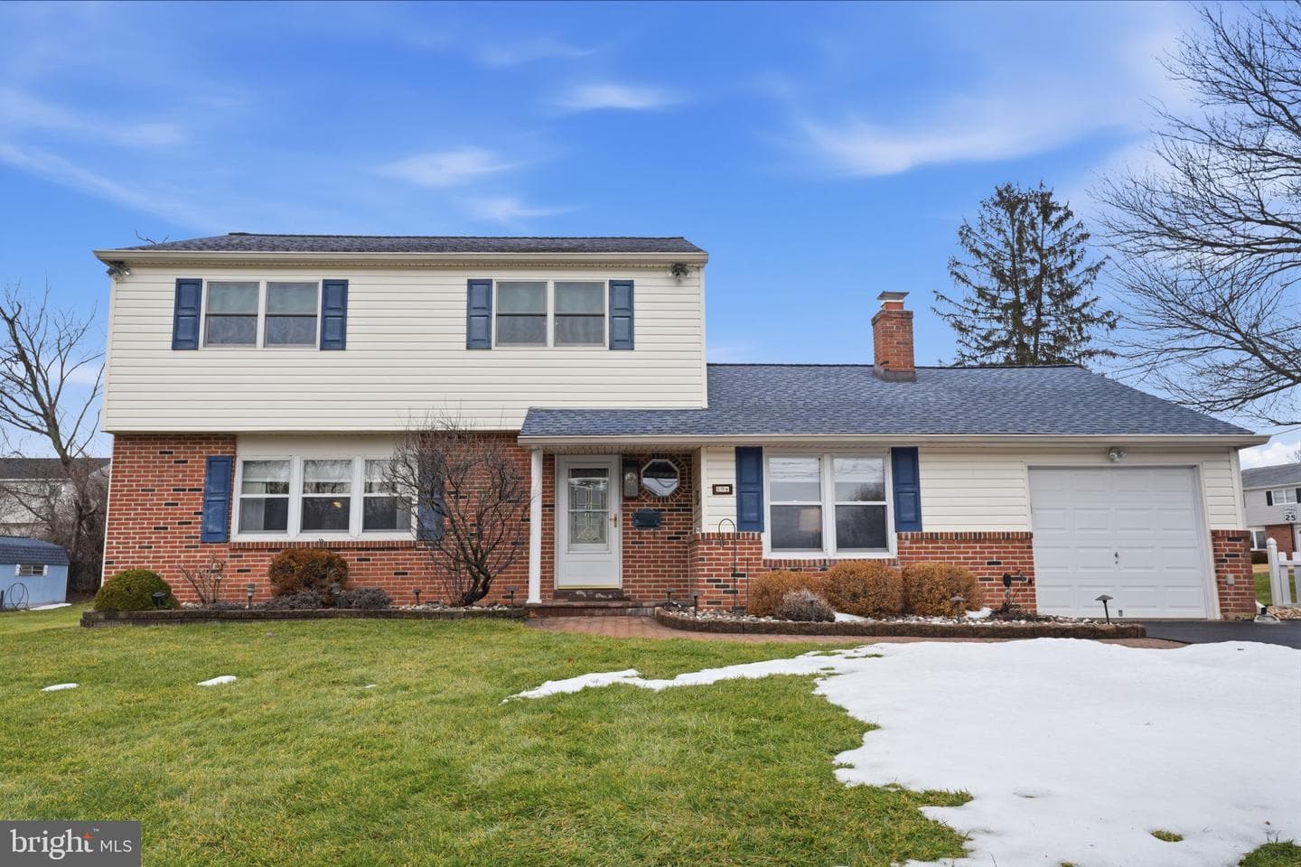 194 Gibson Avenue photo 2
