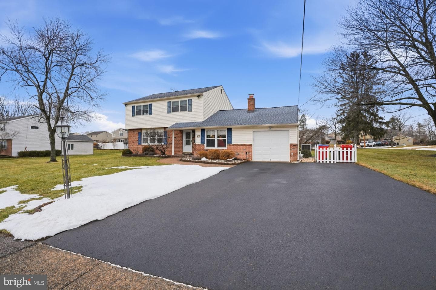 194 Gibson Avenue photo 4