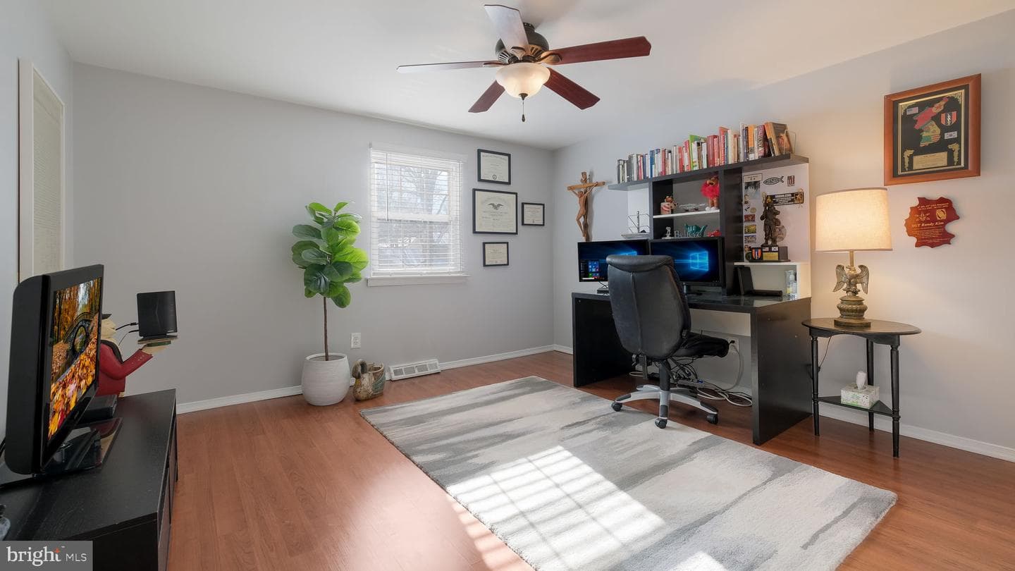 1831 Bunkerhill Road photo 34
