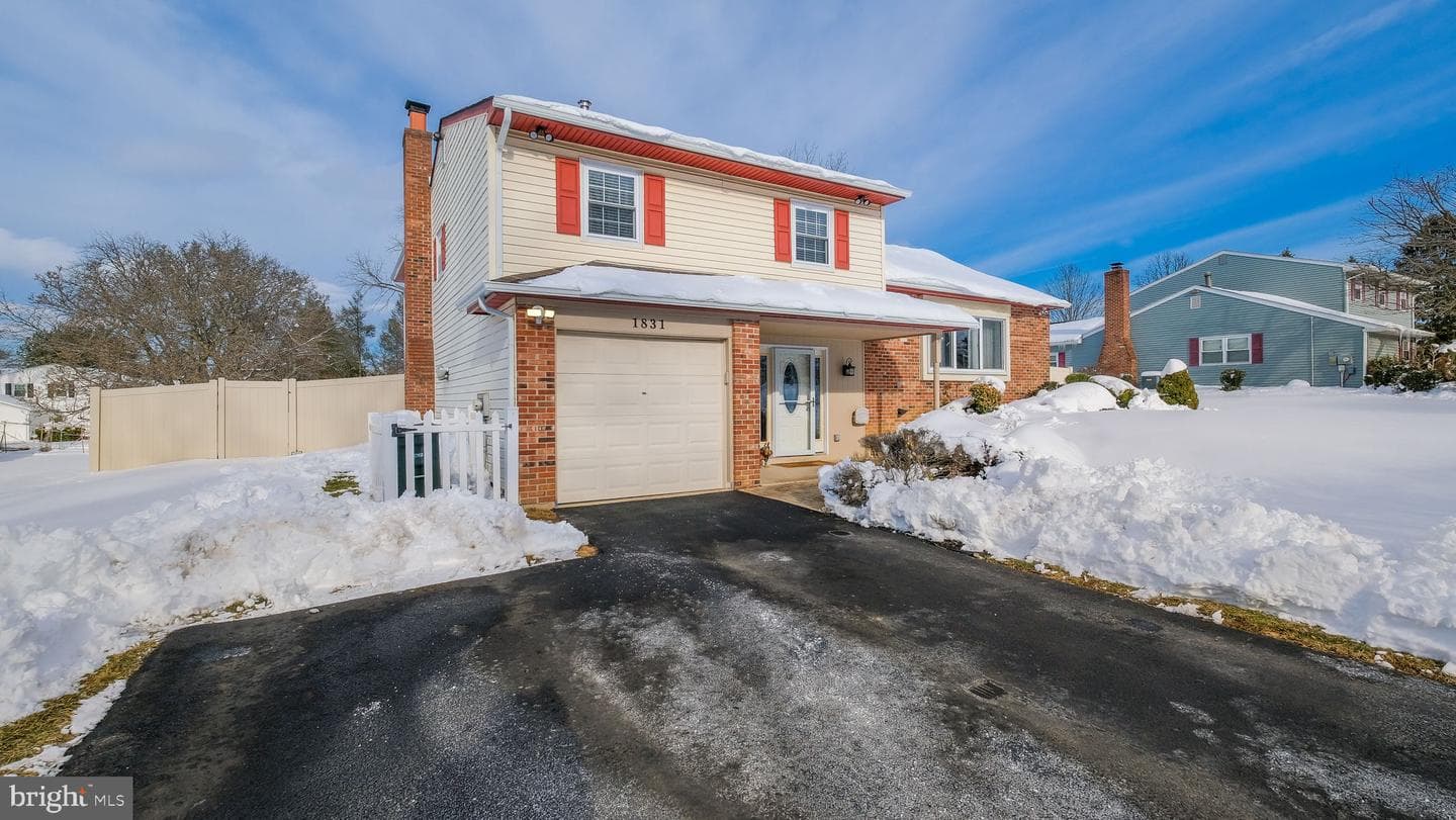 1831 Bunkerhill Road photo 4