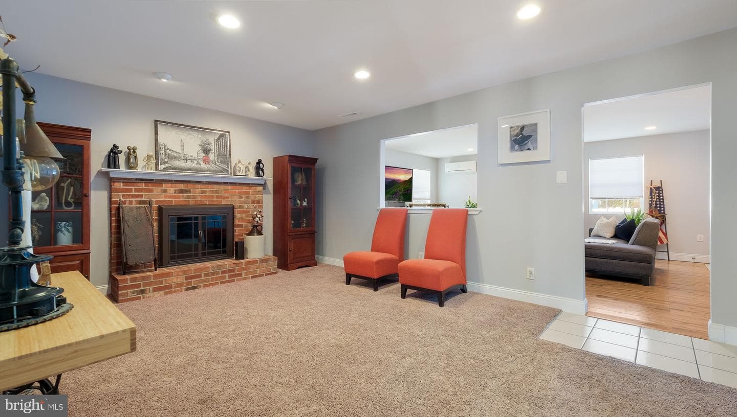 1831 Bunkerhill Road photo 7