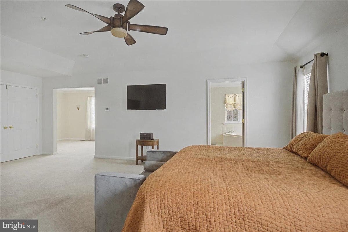 101 Sovereign Drive photo 40