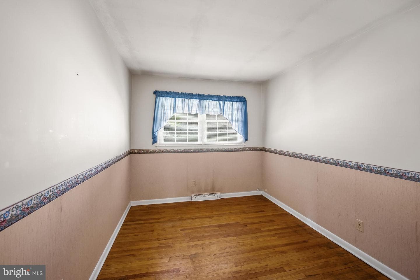 105 Vernon Lane photo 27