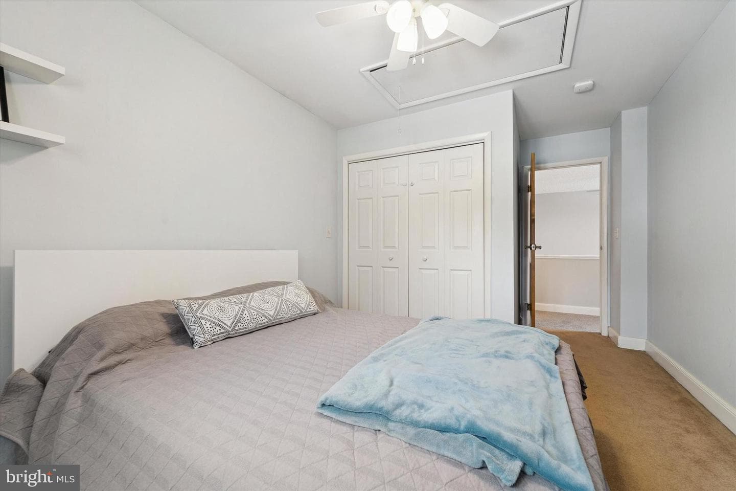 527 E Ravine Street photo 19