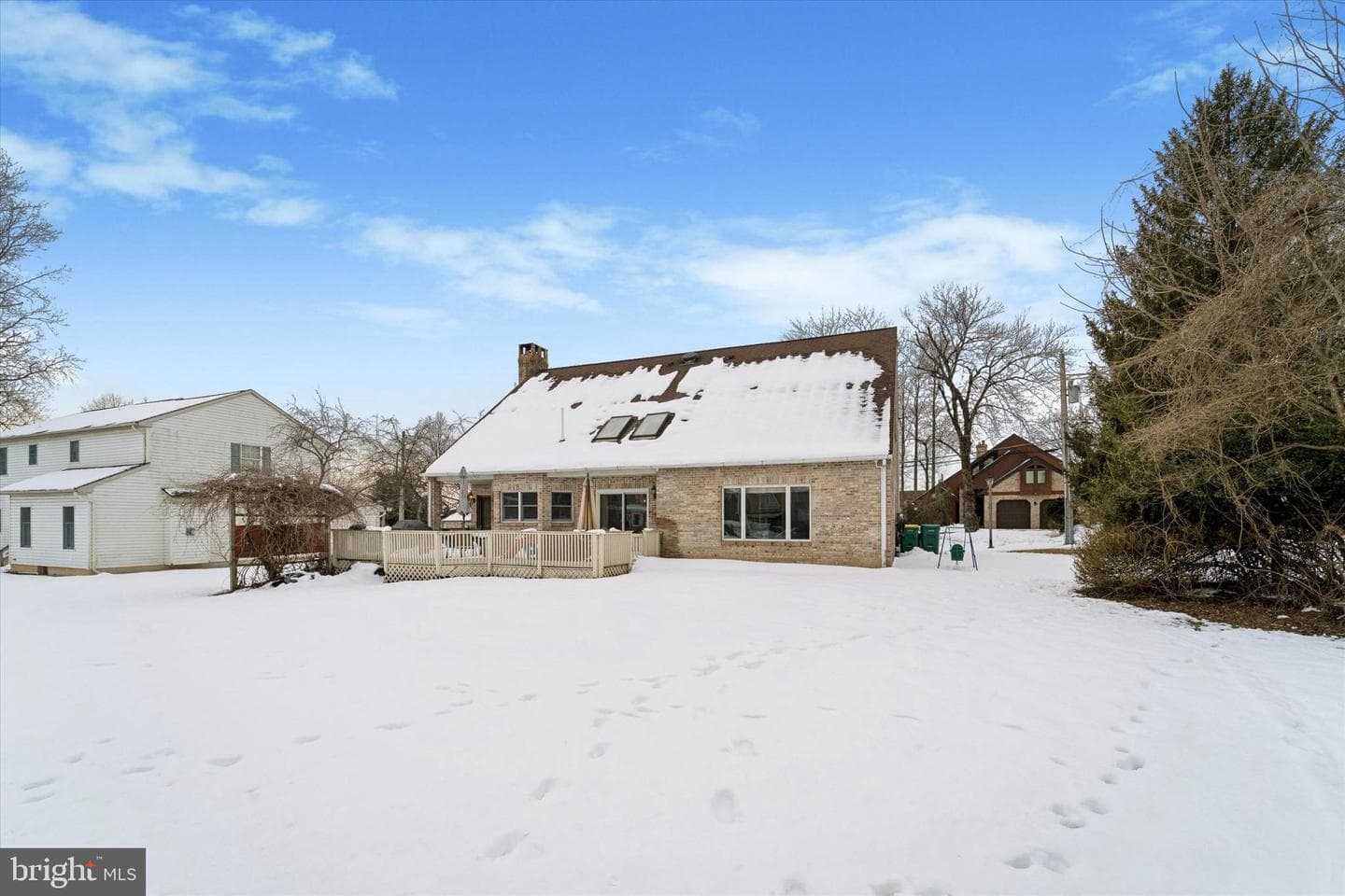527 E Ravine Street photo 24