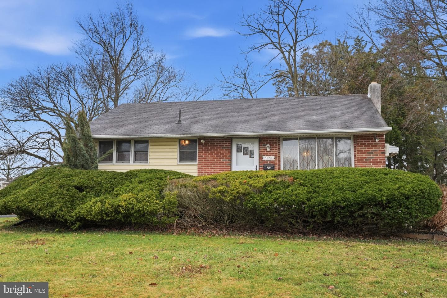 3220 Glenrose Avenue photo 2