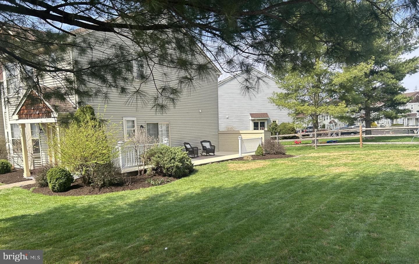 393 Kent Lane photo 4
